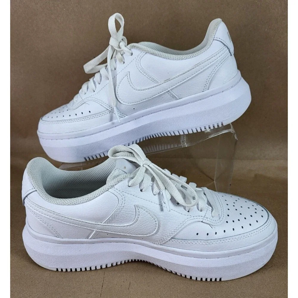 Nike women court